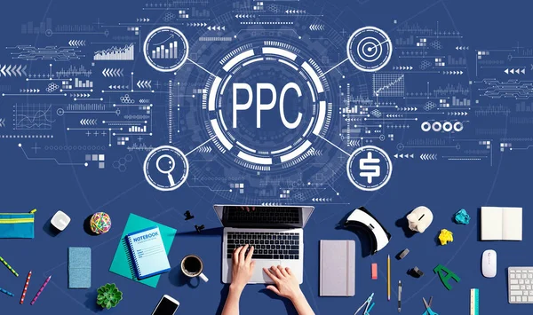 PPC - concetto Pay per click con persona che utilizza un computer portatile — Foto Stock