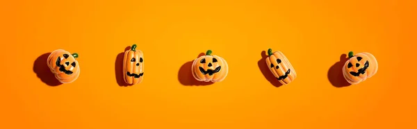 Fantasmas de calabaza de Halloween en miniatura —  Fotos de Stock