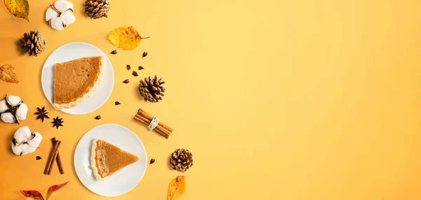 Autumn theme with pumpkin pies — Stock Photo, Image