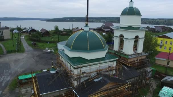 Construção Uma Nova Igreja Madeira Staroutkinsk Rússia — Vídeo de Stock