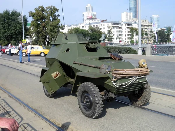 Panzerwagen Der Großen Patriotischen Kriegsausstellung Von Retro Autos Während Der — Stockfoto