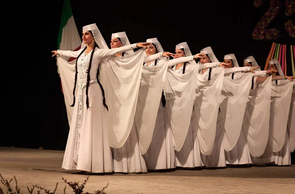 Girls Ensemble Khorumi Georgia Performs Elegant Traditional Dance Georgian Dancers — Stock Photo, Image