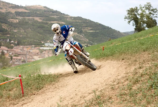 Een Motorcross Rijder Bezet Bocht Tijdens Motorfiets Rally Mugiana Mutor — Stockfoto