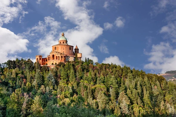 Madonna di San Luca, Bologna, İtalya'nın Tepesi'nde antik kilise kutsal 