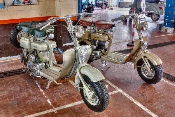 Παλιά Ιταλική Σκούτερ Lambretta Εκτίθενται Στο Agriolo Φεστιβάλ Vintage Μοτοσικλέτα — Φωτογραφία Αρχείου