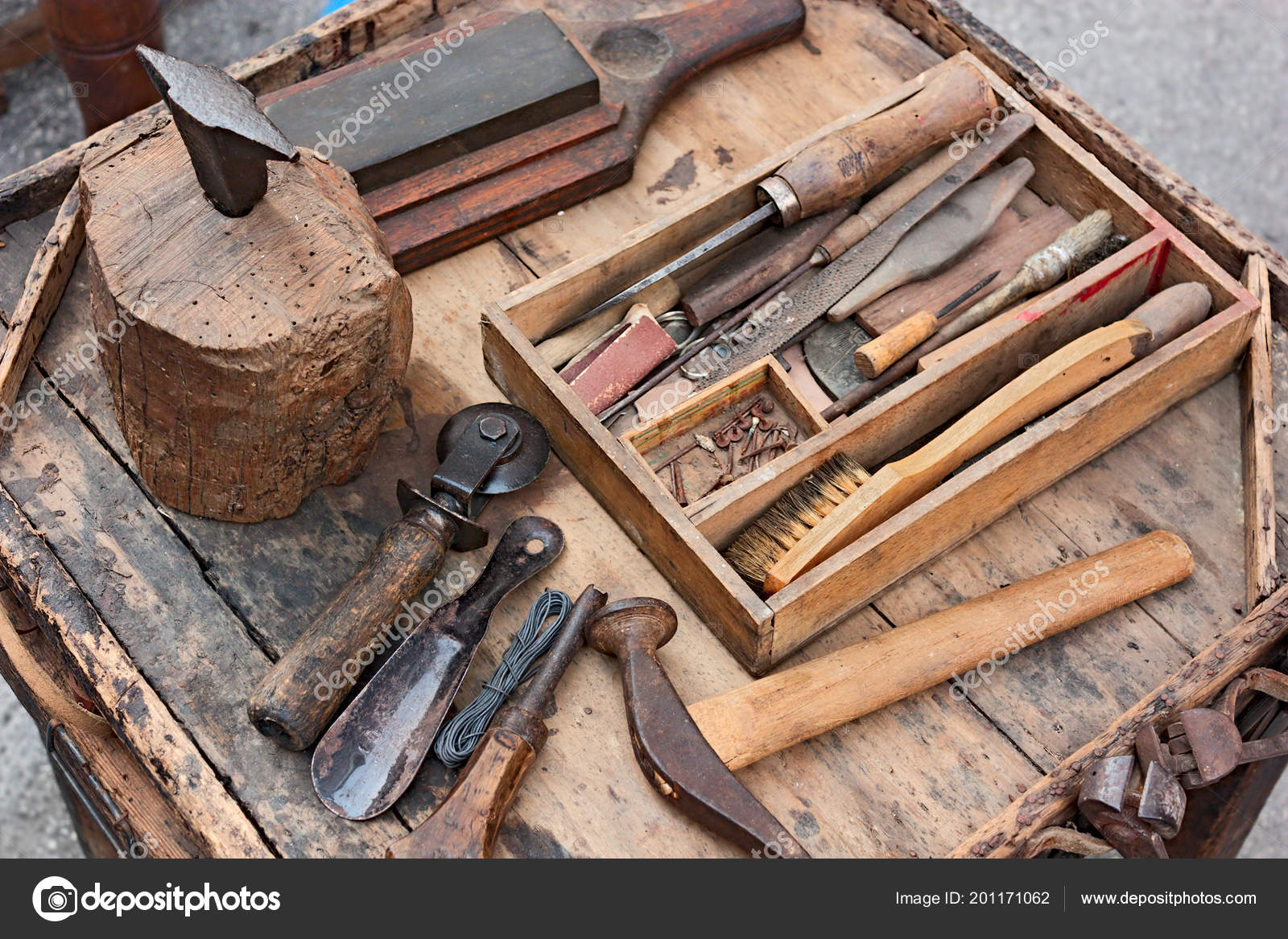 Work Table Old Tools Artisan Shoemaker Stock Photo by ©ermess 201171062