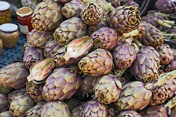 Mucchio Carciofi Nel Negozio Italiano Frutta Verdura Carciofo Ingrediente Sano — Foto Stock