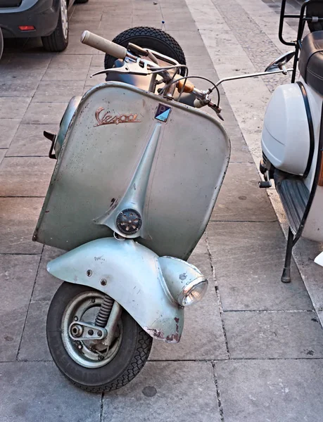 Scooter Italiano Epoca Esposto Dal Vespa Club Imola Raduno Auto — Foto Stock
