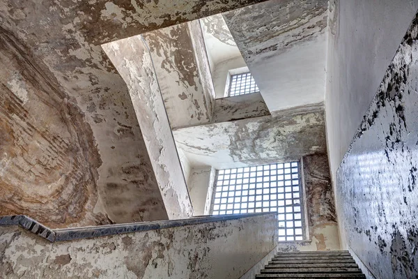 Escaleras Viejo Hospital Abandonado Decadencia Edificio Antiguo — Foto de Stock