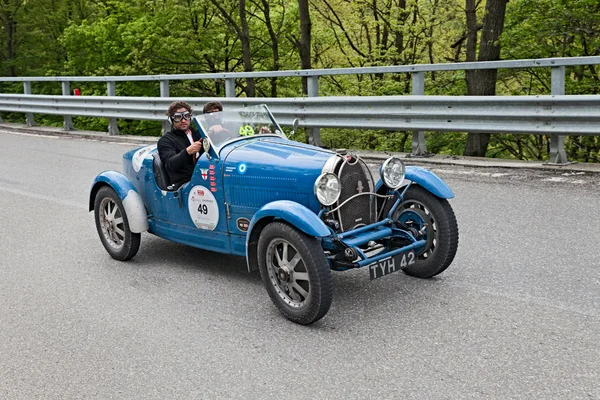 ファン Tonconogy ブガッティ T40 1927 ミッレ ミリア 2013 有名なイタリア歴史的レース 1927 — ストック写真