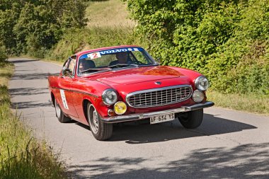klasik arabalar için miting bir eski model araba Volvo P 1800 S (1965) çalışır 