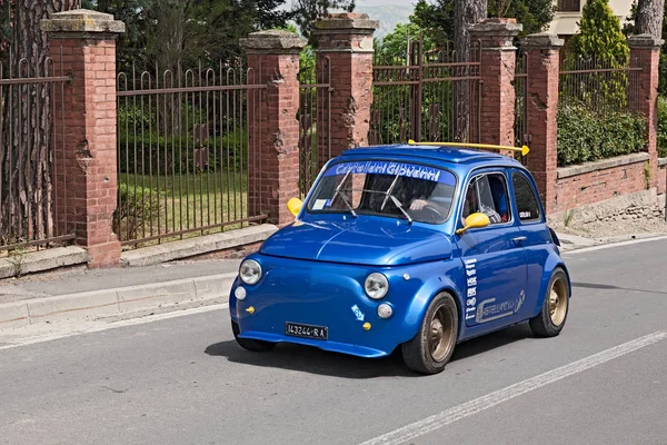 Vintage Italiano Sintonizado Carro Fiat 500 Correndo Rali Para Carros — Fotografia de Stock