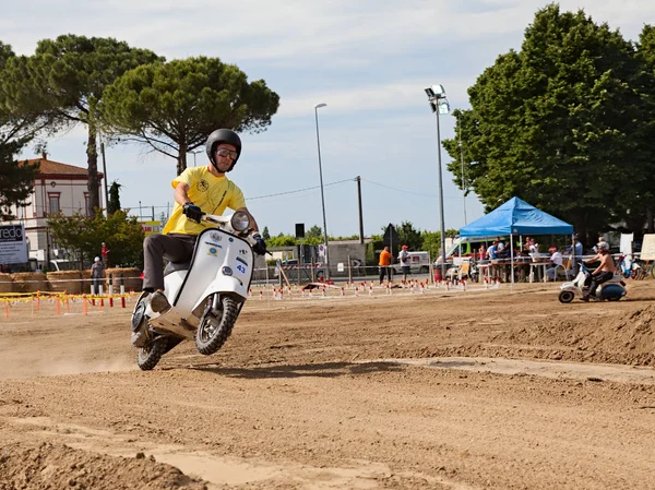 Vespa Cross Driver Makes Wheelie Motocross Track Riding Vintage Italian — Stock Photo, Image