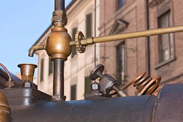 旧蒸汽锅炉的机械细节 — 图库照片