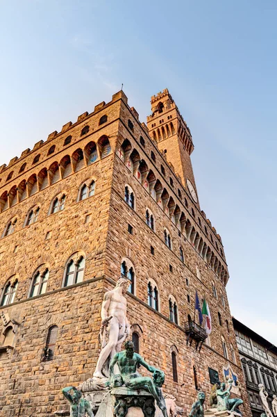 Palacio Fortaleza Románica Palazzo Vecchio Ayuntamiento Florencia Italia Antigua Estatua — Foto de Stock