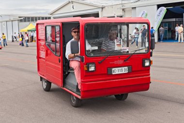 Boxel (1984), kentsel kullanım, öncü Expo elektrikli araç için İtalyan elektrik van' Aem-Zero alternatif enerji hareketlilik sıfır Emissionon 19 Eylül 2013 Lugo için. Ra'nın İtalya