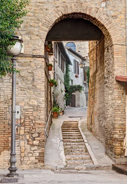 Smalle Steegje Met Archway Oude Stad Bevagna Umbrië Italië — Stockfoto