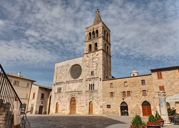 Den Antika Katolska Romanska Kyrkan Michele Arcangelo Bevagna Umbrien Italien — Stockfoto