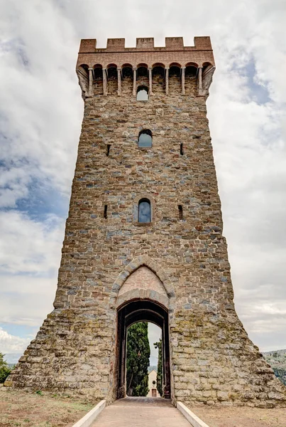 Zabytkowa Wieża Torgiano Umbria Włochy Antyczne Potężna Wieża Bramą Średniowiecznego — Zdjęcie stockowe