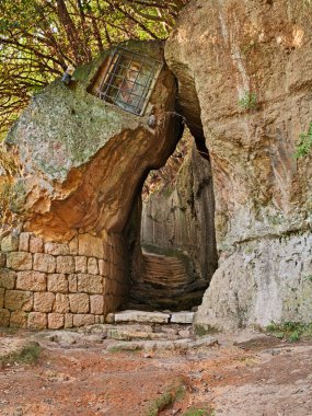 Pitigliano, Grosseto, Toskana, İtalya: Via Cava, Saint Joseph, bir antik mezarlar ve alanında birkaç yerleşmeleri Sovana, Sorano ve Pitigliano bağlı tüf kayaya kazdık uzun Etrüsk hendek
