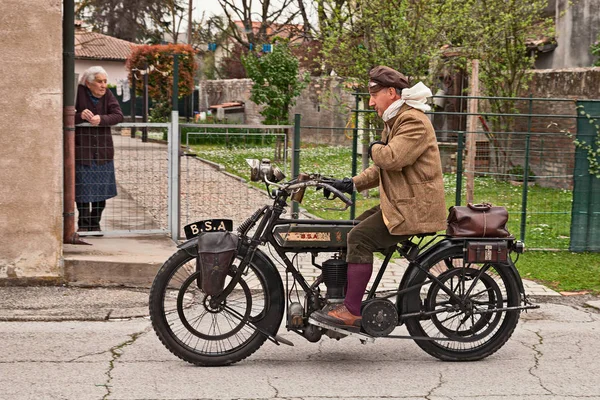 트렌토 라벤나 이탈리아 2018 피에트로 라이더는 오토바이 Bsa 550 1916 — 스톡 사진