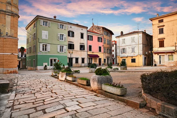 Porec Istria Croacia Pintoresco Paisaje Urbano Amanecer Una Antigua Plaza — Foto de Stock