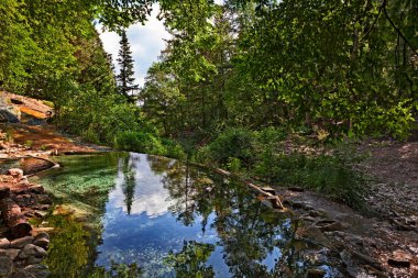 Bagni San Filippo, Siena, Toskana, İtalya: Ahşap Antik Tuscan spa köyün yakın doğal termal havuzu