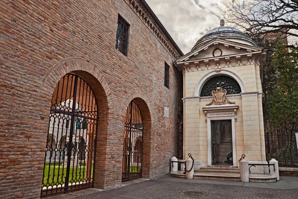 Ravenna Itália Túmulo Dante Alighieri Famoso Poeta Escritor Italiano — Fotografia de Stock