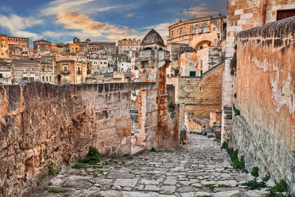 Matera Basilicata Itálie Malebný Pohled Úsvitu Starobylé Uličky Starém Městě — Stock fotografie