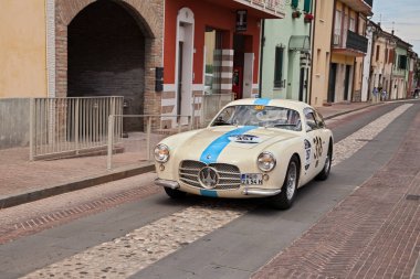 Vintage yarış otomobili Maserati A6g 54 Berlinetta Zagato (1955) tarihsel klasik otomobil yarışı Mille Miglia, üzerinde 19 Mayıs 2017 yılında Gatteo, Fc, İtalya