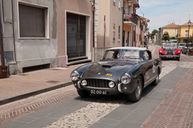 Spor araba Ferrari 250 Gt Europa (1955) tarihsel klasik otomobil yarışı Mille Miglia, üzerinde 19 Mayıs 2017 yılında Gatteo, Fc, İtalya