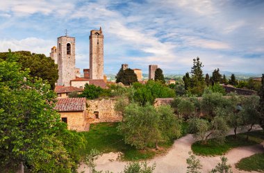 San Gimignano, Siena, Toskana, İtalya: Ortaçağ kenti ve onun antik kuleleri ve Bahçe Peyzaj
