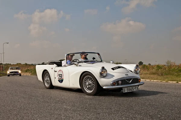 Vintage British Sports Car Daimler 250 1963 Classic Car Race — Stock Photo, Image