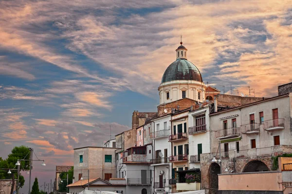 Ortona Abruzzo Itália Paisagem Urbana Nascer Sol Com Cúpula Catedral — Fotografia de Stock