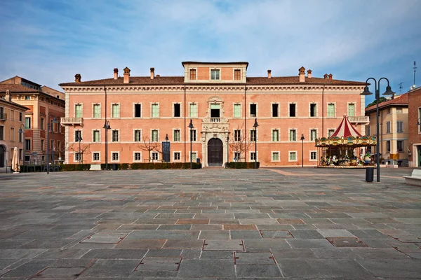 Ravenna, Emilia-Romagna, Italy: Palazzo Rasponi dalle Teste, an ancient palace in the old town — 图库照片