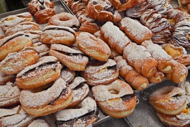 İtalyan pasta, krem dolu geleneksel Sicilya tatlısı