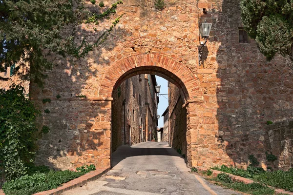 Pienza, Siena, Toskana, İtalya: porta al Ciglio antik şehir kapısı — Stok fotoğraf