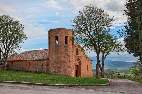 Pienza, Siena, Tuscany, Italia: gereja abad pertengahan Pieve di Corsignano — Stok Foto