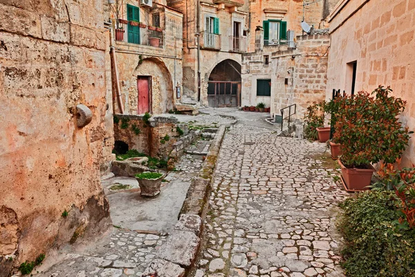 Matera, Basilicata, Italië: oude steeg in de oude stad genaamd Sassi di Matera — Stockfoto