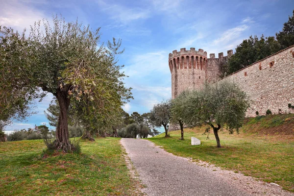 Castiglione del Lago, Perugia, Umbria, Włochy: krajobraz brzegu jeziora Trazymeńskiego — Zdjęcie stockowe