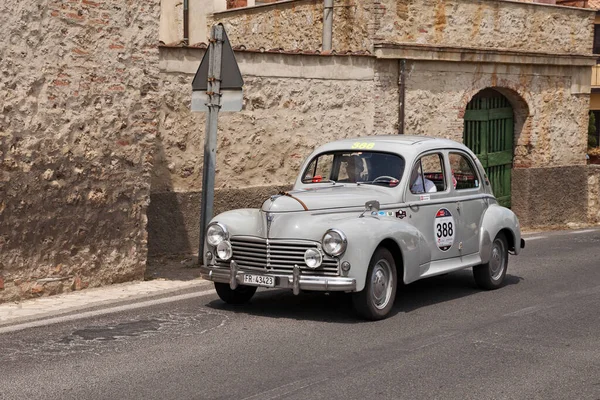 Vintage Peugeot 203 Limousine 1955 Гонці Класичних Автомобілів Mille Miglia — стокове фото