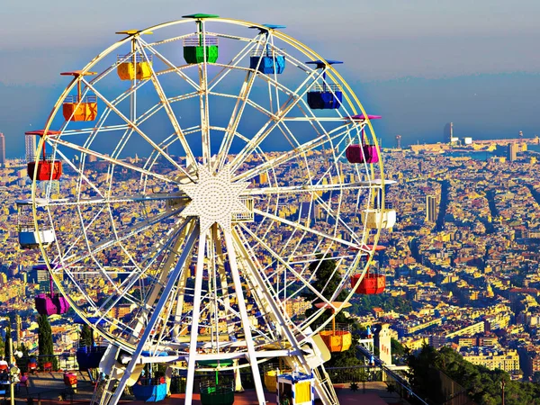 Serie Vacaciones España Rueda Fortuna Parque Atracciones Tibidabo Con Vista — Foto de Stock