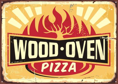 Odun fırınından pizza vintage metal işareti tasarım şablonu sarı zemin üzerine. İtalyan mutfağı retro pizza poster.