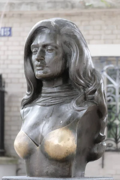 Paris França Maio 2018 Busto Bronze Cantora Atriz Dalida — Fotografia de Stock