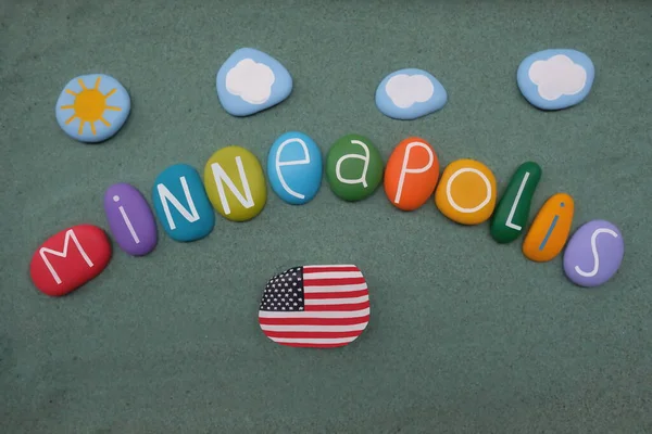 미네소타주에서 도시인 미니애폴리스는 손으로 색깔의 편지와 국기를 — 스톡 사진