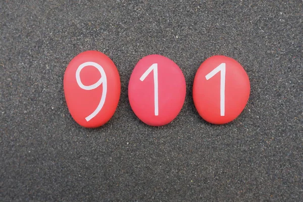 911 Número Teléfono Emergencia Con Números Piedra Roja Sobre Arena — Foto de Stock