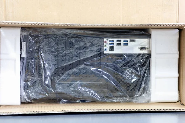 Desempaquetar Ordenador Personal Negro Vista Atrás Embalaje Celofán Muchas Cajas — Foto de Stock