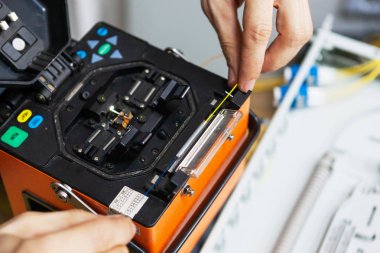 alt iletişim opto kutusunu fiber optik kablo. Yeni yükleme 