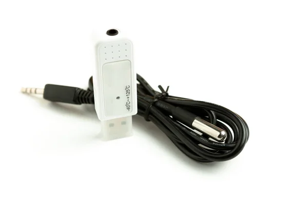 USB цифровой датчик температуры изолирован на белом . — стоковое фото
