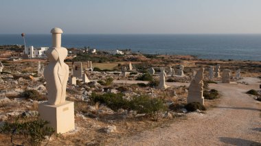 Ayia Napa, Kıbrıs için dünyanın her yerinden çeşitli sanatçıların heykelleri ile ünlü park